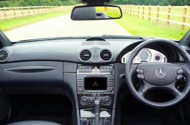 12 Things You Shouldn’t Keep in Your Glove Compartment