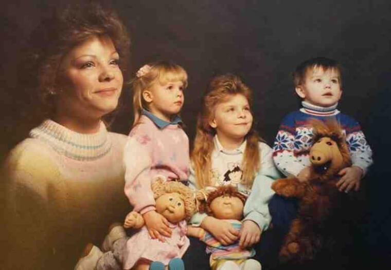 A Very ’80s Family Portrait
