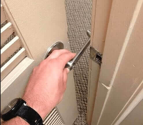 The Handle That Refuses To Act Like A Handle