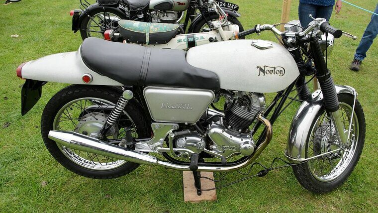 Norton Commando 750 Fastback (1967–1973)