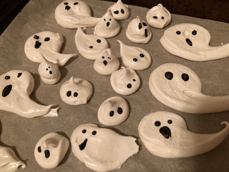 Ghostly Meringues