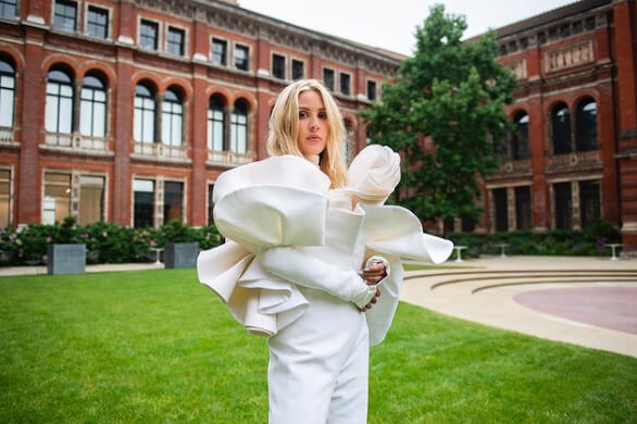 Singer Ellie Goulding Won't Smoke Anymore