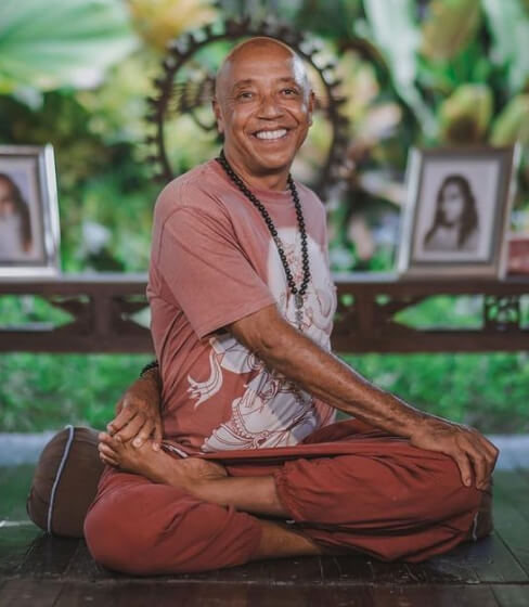 Hip Hop Icon Russell Simmons Avoids Animal Sourced Foods