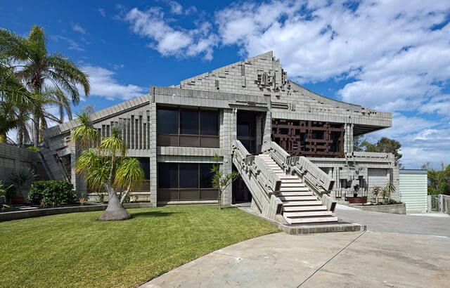 1976 - $38,600 - $255,994 When Adjusted for Inflation