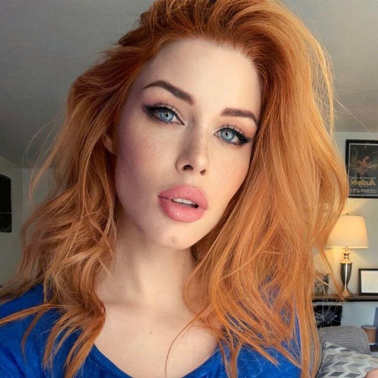 Rote Haare und blaue Augen sind eine seltene Kombination