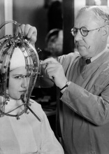 Altmodische Schönheitstricks, die besser Vergangenheit bleiben