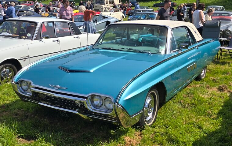 Ford Thunderbird (70’s Model)