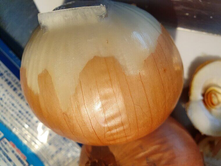 Use Onion Skins to Create a Natural, Golden Fabric Dye