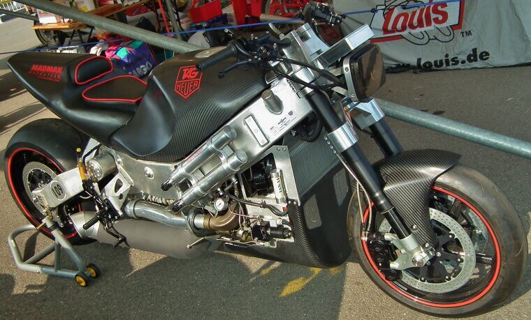 MTT Turbine Superbike Y2K