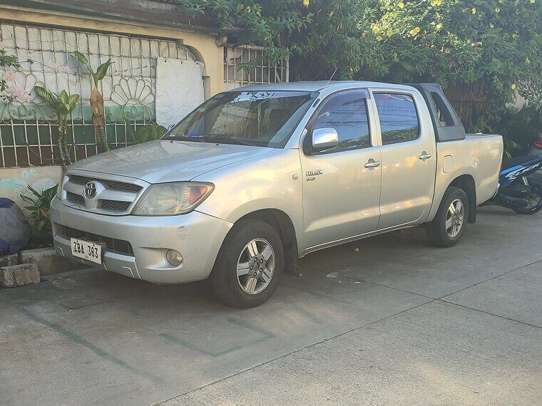 Toyota Hilux (1997–2004, 7th Gen Base Trims)