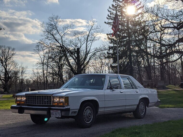 1986 Ford LTD Crown Victoria