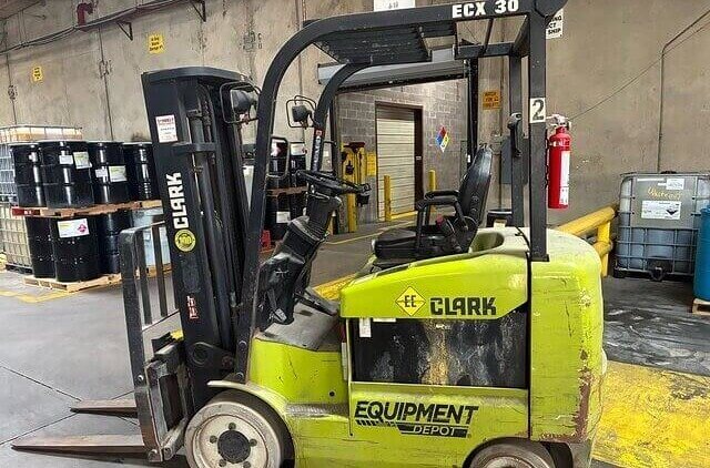 2016 Clark ECW30 4800 Lb Electric Forklift – $350