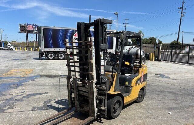 2007 Cat C6500 4800 Lb Cushion Tire Forklift – $1,000
