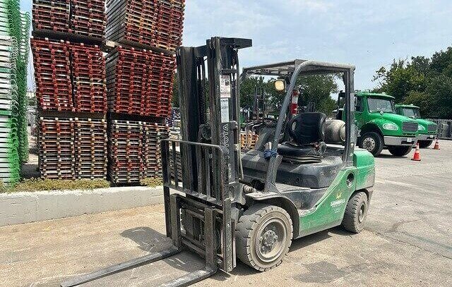 2015 Toyota 8FGU30 5620 Lb Pneumatic Tire Forklift – $7,500