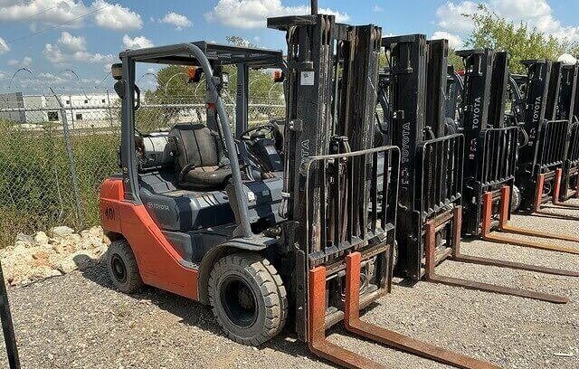2019 Toyota 8FGU25 4500 Lb Pneumatic Tire Forklift – $1,400