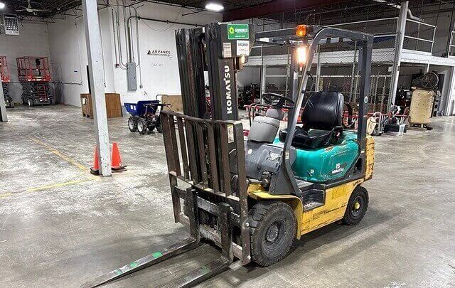 Komatsu FG15HC-17 2850 Lb Pneumatic Tire Forklift - $5,000