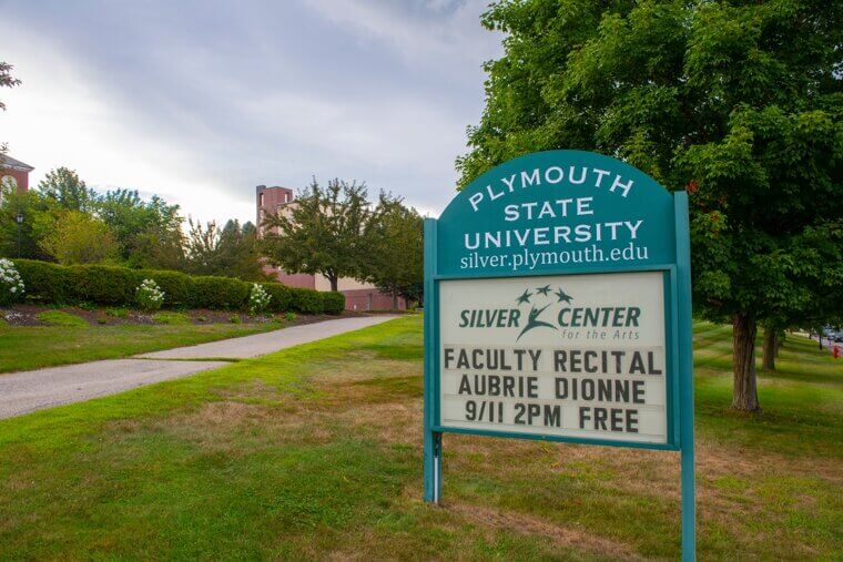 38. Universidade Estadual de Plymouth - New Hampshire