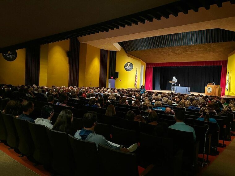 21. Universidade Estadual da Virgínia Ocidental - Virgínia Ocidental