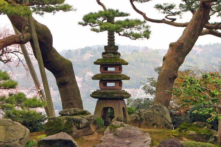 Kanazawa's Stunning Kenroku-en Garden