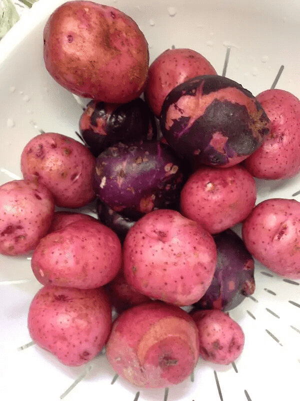 Lighten Dark Armpits With Potatoes