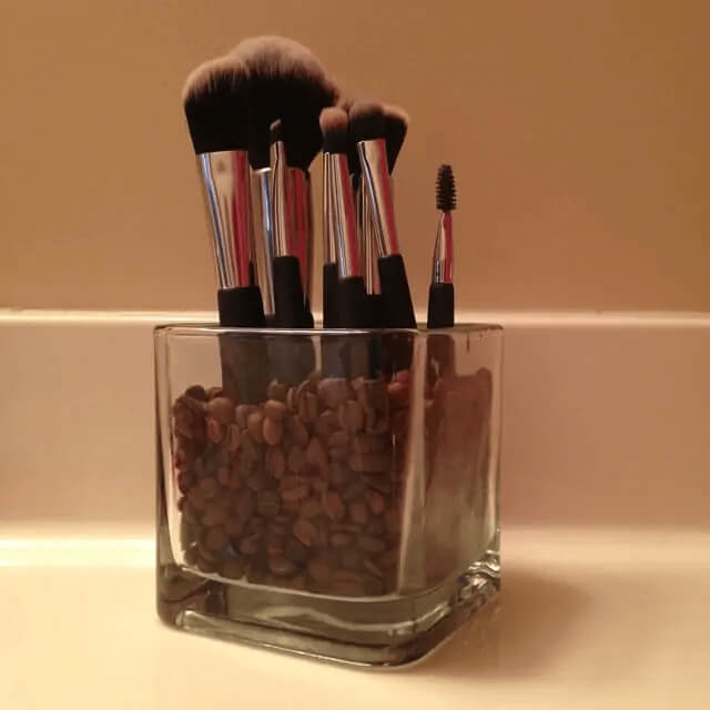 Use Coffee Beans To Make A DIY Makeup Brush