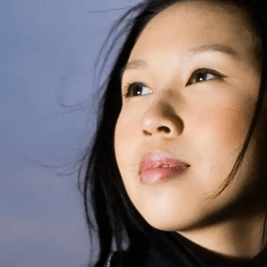 Lighten Up Your Foundation With Some Moisturizer