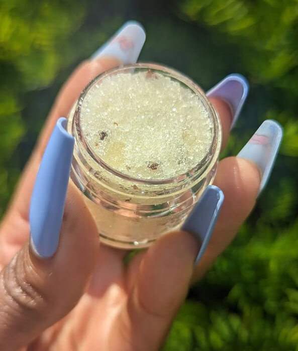 Treat Chapped Lips With Some Honey