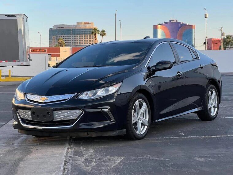 2017 Chevrolet Volt LT - $9,999