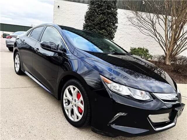 2017 Chevrolet Volt Premier - $10,900