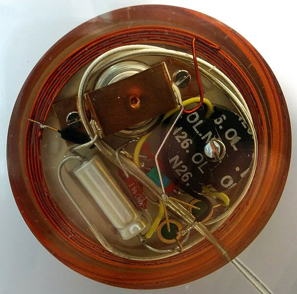 Le stimulateur cardiaque a été inventé accidentellement par John Hopps alors qu'il traitait des patients souffrant d'hypothermie.