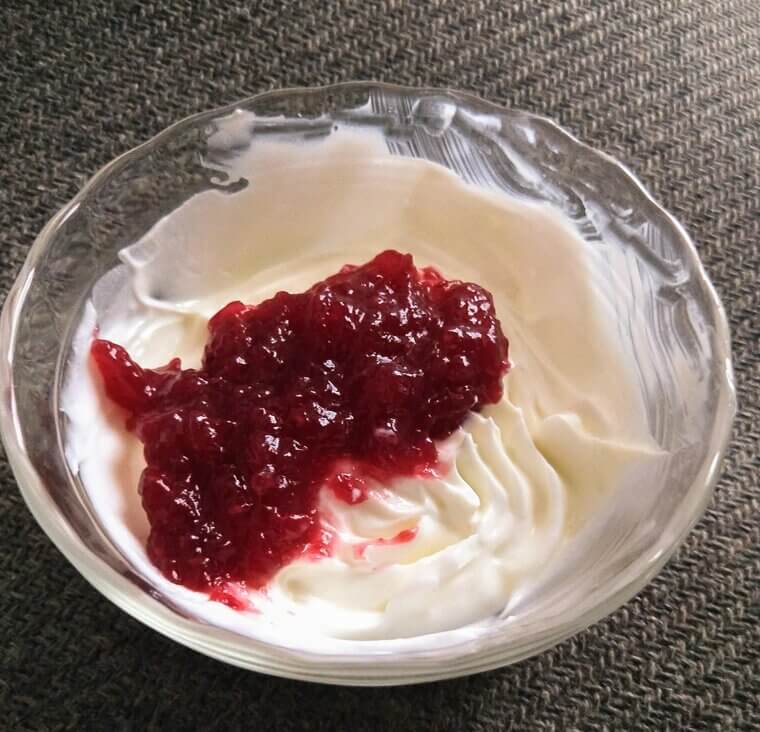 ​Stir Old Jam Into Yogurt or Oatmeal