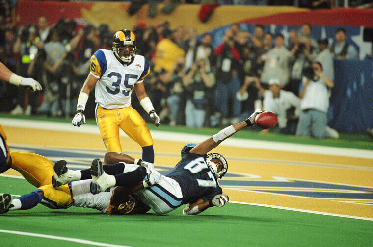 Kevin Dyson's One-Yard Short Play in Super Bowl XXXIV (2000)