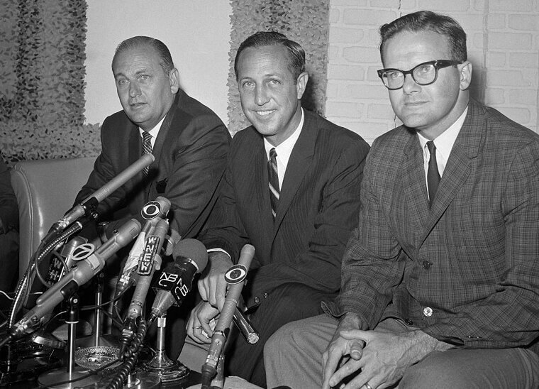 Pete Rozelle’s NFL-AFL Merger Announcement Timing (Super Bowl III, 1969)