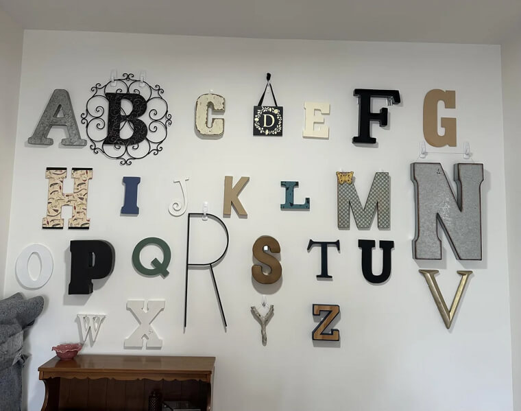 Hooks With Letters: A Novelty That Fails to Impress