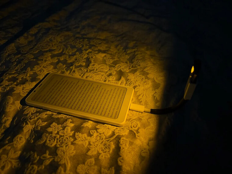 Clip-On Book Lights That Fail to Shine