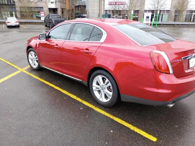 Lincoln MKS (2009–2016)