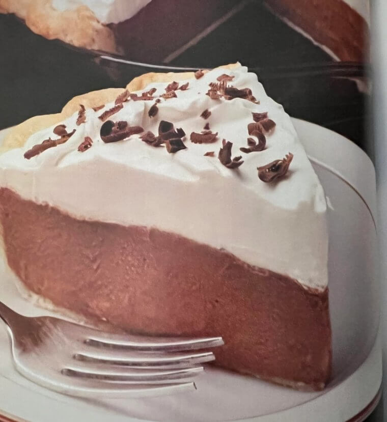 Chocolate Pudding Pie With Cream
