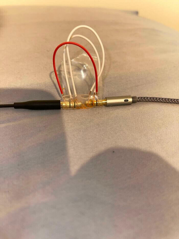 Aux