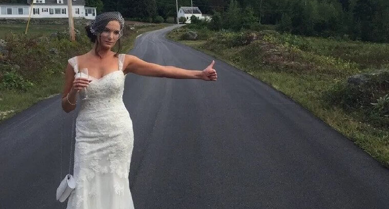 Awkwardly Funny Wedding Photos That Made Us Feel Bad for the Bride and Groom