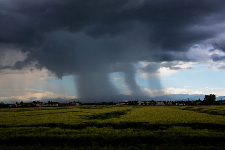 Rain Isn’t Always Present During a Tornado