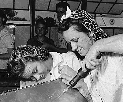 The 1940s "Snoods": The Elegant Hair Net for the Working Woman