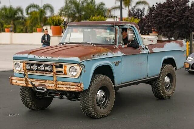 Dodge Power Wagon Top Hand
