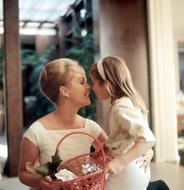 Debbie Reynolds and Carrie Fisher — 1960