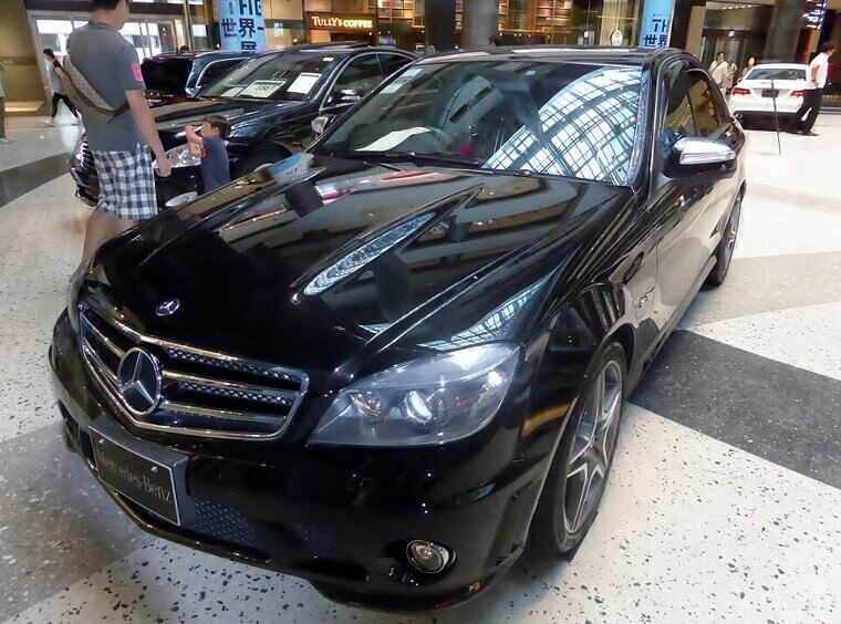 Mercedes-Benz W204 C63 AMG