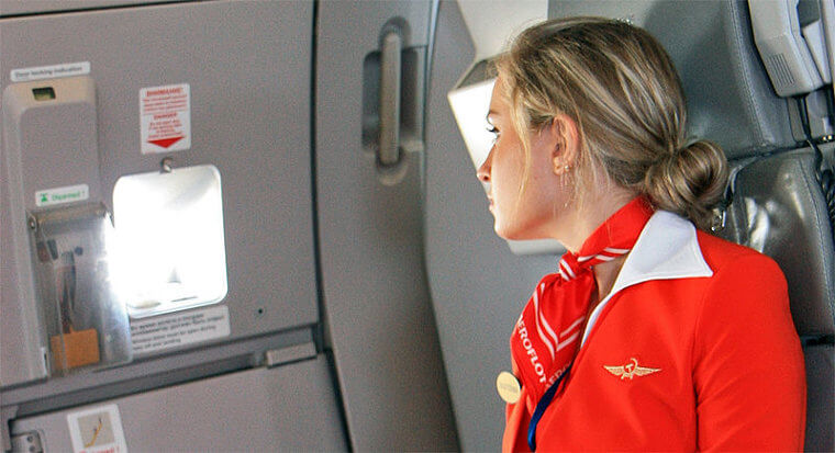 Importante: Siate Gentili Con Gli Assistenti Di Volo
