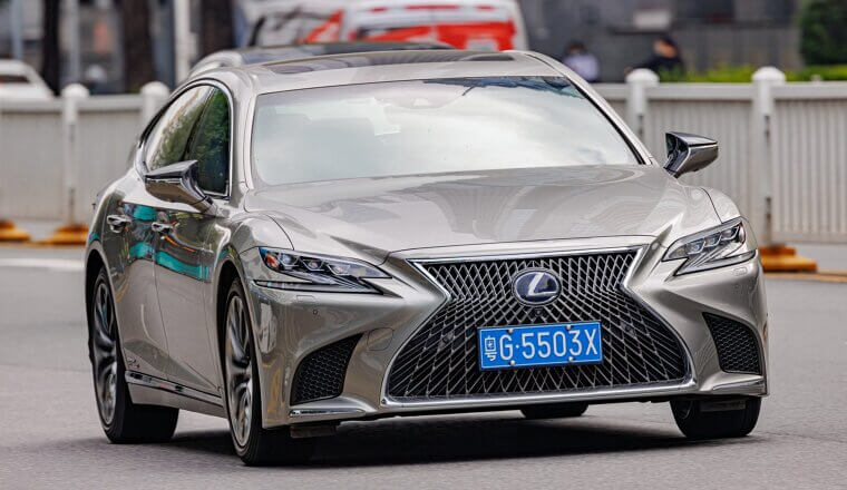 Lexus LS 460 Brings Flagship Comfort Cheaply