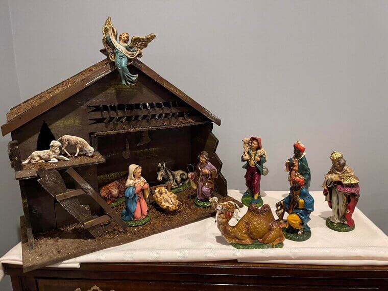 Vintage Nativity Sets With Incredible Craftsmanship