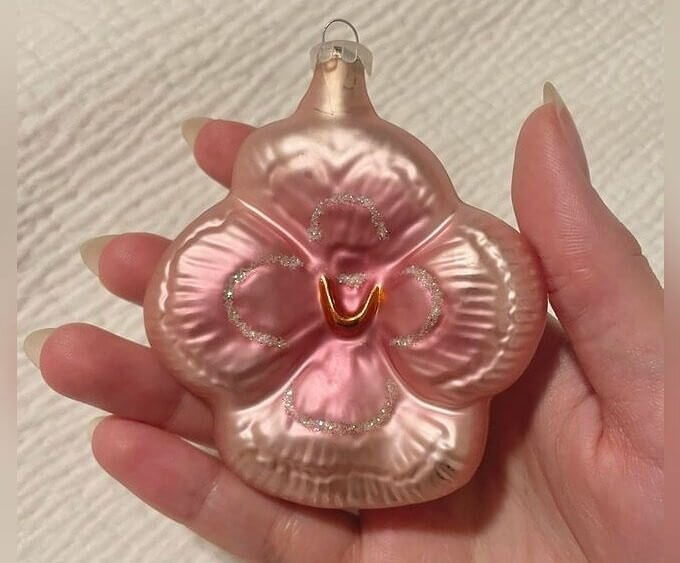 Mica-Coated Ornaments That Shimmer With History