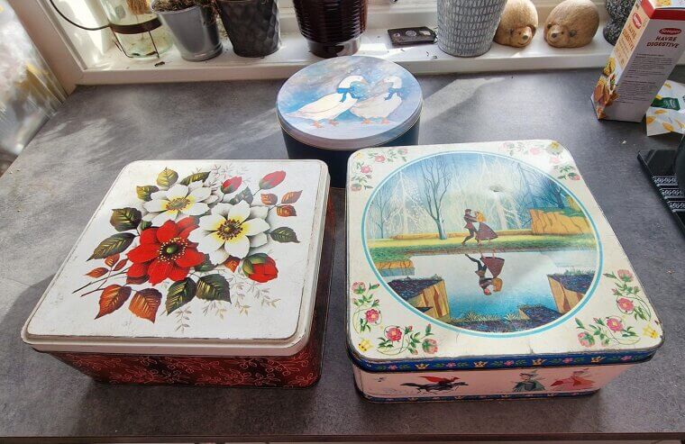 Vintage Christmas Tins That Collectors Still Hunt