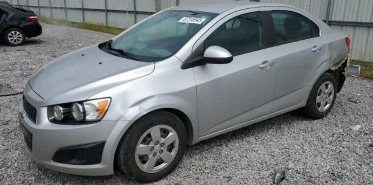2015 Chevrolet Sonic - $1,900
